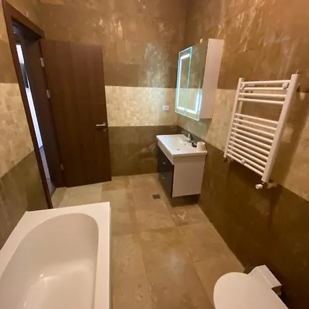Apartment Solid 387