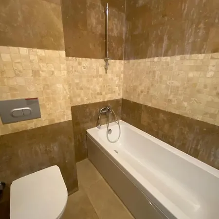 Apartment Solid 387